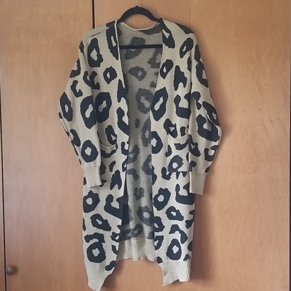Womens Cheetah Longline Cardigan Size XS Fall Cozy Animal Print